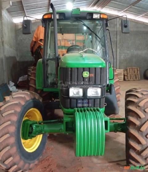 Trator John Deere 6110J com Apenas 1.200 Horas Imagem Trator John Deere 6110J com Apenas 1.200 Horas