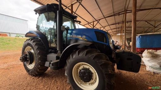 Trator New Holland T-7 205 Imagem Trator New Holland T-7 205
