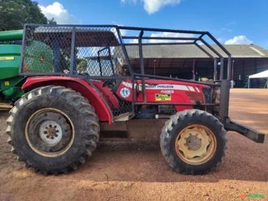 Trator Massey Ferguson 4283 - Ano 2014 Imagem Trator Massey Ferguson 4283 - Ano 2014