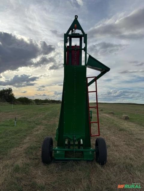 Colhedora Automática de Fardos de Feno Imagem Colhedora Automática de Fardos de Feno