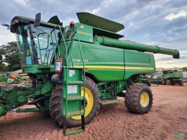 Colheitadeira John Deere 9770 STS Ano 2010 Imagem Colheitadeira John Deere 9770 STS Ano 2010