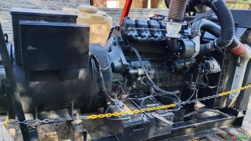 Gerador WEG GTA - 380V, 60Hz, 1800 RPM com Motor Mercedes OM447LA508 Imagem Gerador WEG GTA - 380V, 60Hz, 1800 RPM com Motor Mercedes OM447LA508