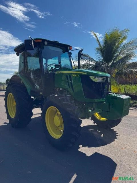 Imagem Trator John Deere 5090E - Ano 22/23 Imagem Trator John Deere 5090E - Ano 22/23