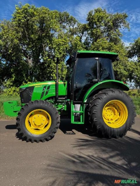 Imagem Trator John Deere 5090E - Ano 22/23 Imagem Trator John Deere 5090E - Ano 22/23
