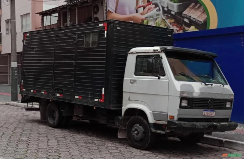Caminhão Volkswagen baú 3/4 Imagem Caminhão Volkswagen baú 3/4