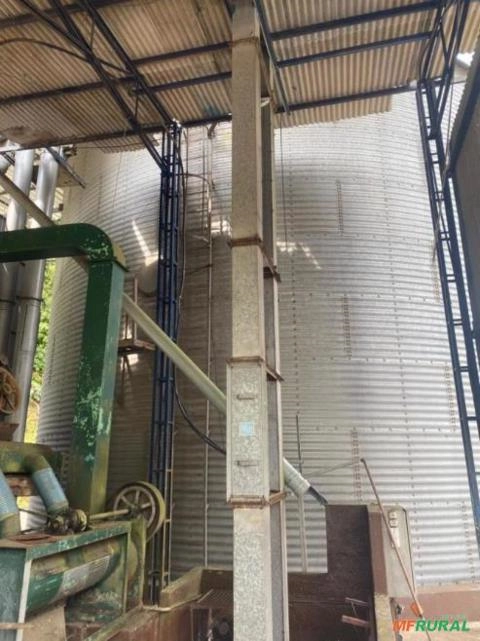 Imagem Elevador de Grãos Industrial - Grande Capacidade - Para Silos e Secadores Imagem Elevador de Grãos Industrial - Grande Capacidade - Para Silos e Secadores