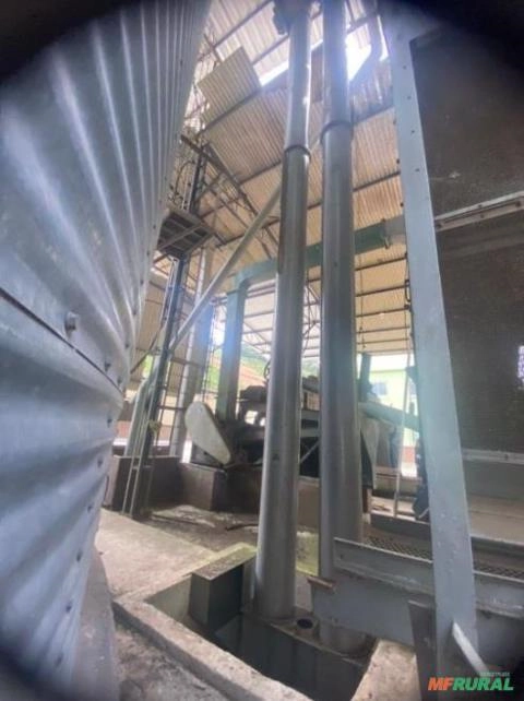 Elevador de Grãos Vertical 7,5 Metros - Completo com Motor e Polias Imagem Elevador de Grãos Vertical 7,5 Metros - Completo com Motor e Polias