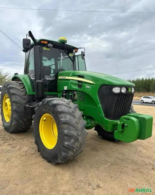 Trator John Deere  7215J,ano 2018 Imagem Trator John Deere  7215J,ano 2018