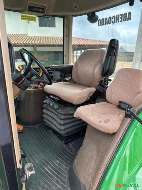 Imagem Trator John Deere  7215J,ano 2018 Imagem Trator John Deere  7215J,ano 2018
