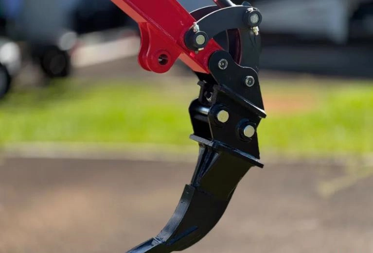Pá Rompedora Ripper Para Mini Escavadeiras em Xanxerê SC à 905691