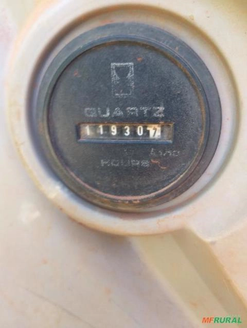 Imagem Escavadeira New Holland E-215 B Imagem Escavadeira New Holland E-215 B