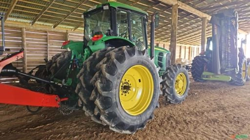 Imagem Trator John Deere 6145J - Ano 2011 Imagem Trator John Deere 6145J - Ano 2011