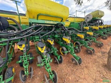 Plantadeira John Deere 2126 - 24 Linhas, 50cm, Pneumática, 2017 Imagem Plantadeira John Deere 2126 - 24 Linhas, 50cm, Pneumática, 2017