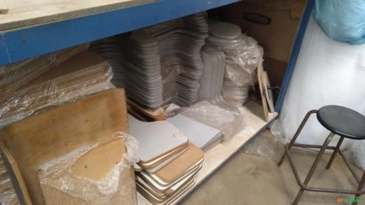 Sucata de Madeira em formato de Assento Imagem Sucata de Madeira em formato de Assento