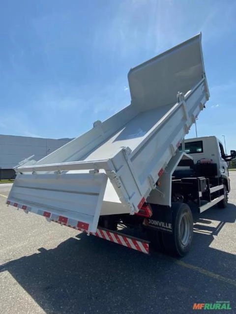 Caçamba Basculante Sobre Chassis Imagem Caçamba Basculante Sobre Chassis