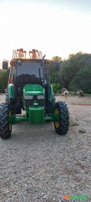 Trator John Deere 5090E SEMI NOVO Imagem Trator John Deere 5090E SEMI NOVO
