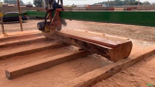 SERRA INDUSTRIAL AUTOMÁTICA DE GRANDE PORTE – ALTO DESEMPENHO Imagem SERRA INDUSTRIAL AUTOMÁTICA DE GRANDE PORTE – ALTO DESEMPENHO