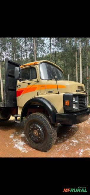 Caminhão Mercedes Benz traçado 4x4 Imagem Caminhão Mercedes Benz traçado 4x4