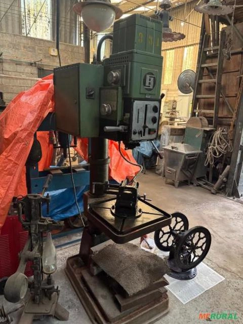 Máquinas de madeira Invicta , torno e furadeira de coluna Sanches blanes Imagem Máquinas de madeira Invicta , torno e furadeira de coluna Sanches blanes