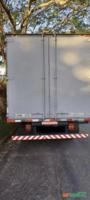 Caminhão Ford Cargo 815 com Baú Fachini – 2005 Imagem Caminhão Ford Cargo 815 com Baú Fachini – 2005