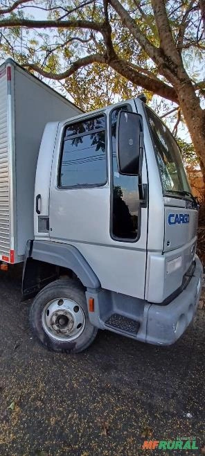 Imagem Caminhão Ford Cargo 815 com Baú Fachini – 2005 Imagem Caminhão Ford Cargo 815 com Baú Fachini – 2005
