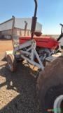 Trator Massey Ferguson Antigo com Conjunto Frontal Imagem Trator Massey Ferguson Antigo com Conjunto Frontal