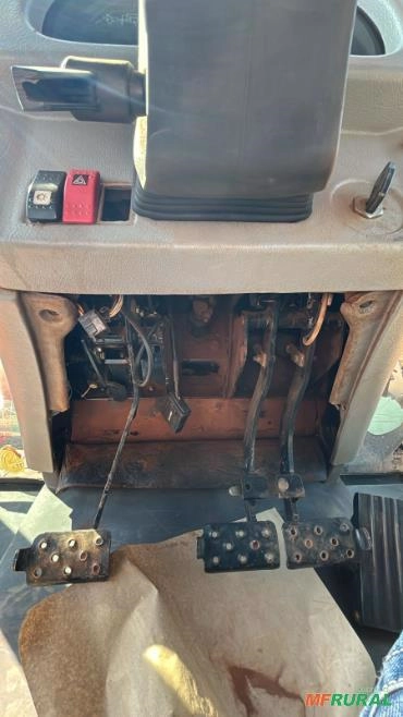 Imagem Trator Massey Ferguson 7415 Dyna-6 - Ano 2013 Imagem Trator Massey Ferguson 7415 Dyna-6 - Ano 2013