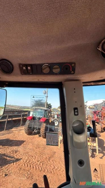 Imagem Trator Massey Ferguson 7415 Dyna-6 - Ano 2013 Imagem Trator Massey Ferguson 7415 Dyna-6 - Ano 2013