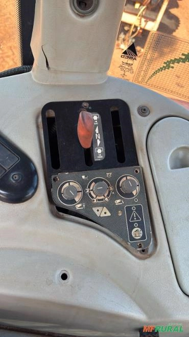 Imagem Trator Massey Ferguson 7415 Dyna-6 - Ano 2013 Imagem Trator Massey Ferguson 7415 Dyna-6 - Ano 2013