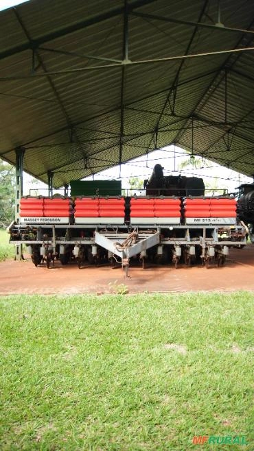 PLANTADEIRA MASSEY FERGUSON MF 513 (ANO 2014) Imagem PLANTADEIRA MASSEY FERGUSON MF 513 (ANO 2014)
