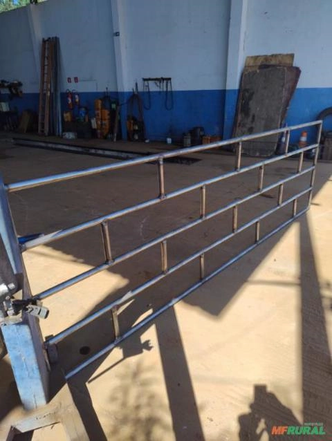 Porteiras de aço sob medida Imagem Porteiras de aço sob medida