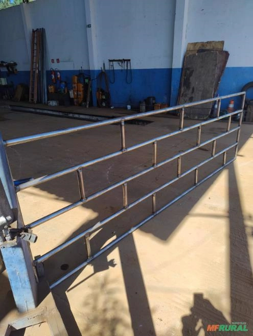 Porteiras de aço sob medida Imagem Porteiras de aço sob medida