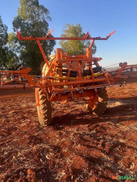 Pulverizador Jacto advance 2000 ano 2011 18 metros de barra Imagem Pulverizador Jacto advance 2000 ano 2011 18 metros de barra