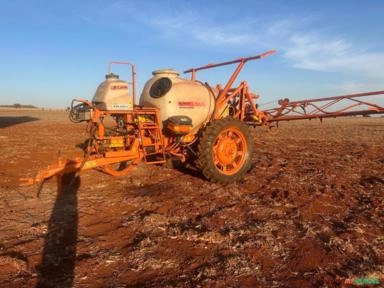 Imagem Pulverizador Jacto advance 2000 ano 2011 18 metros de barra Imagem Pulverizador Jacto advance 2000 ano 2011 18 metros de barra