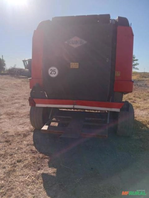 ENFARDADEIRA KUHN VB 2160 ANO 2012 SERIE VGRK004715 Imagem ENFARDADEIRA KUHN VB 2160 ANO 2012 SERIE VGRK004715