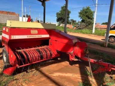 Enfardadeira Nogueira EXPRESS 5040 -2015 Imagem Enfardadeira Nogueira EXPRESS 5040 -2015