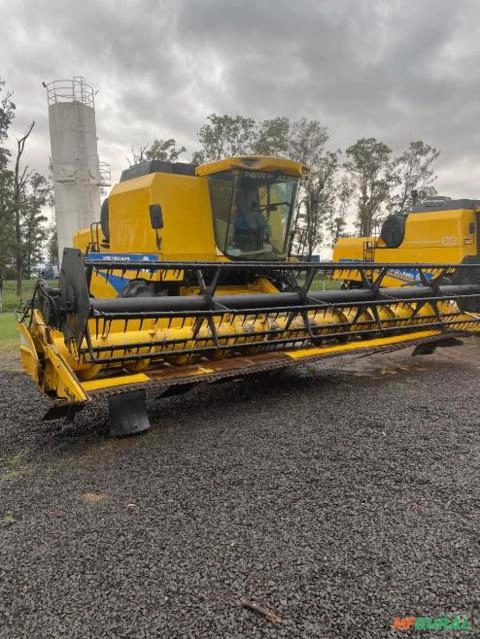 Colheitadeira New Holland TC 5090 Imagem Colheitadeira New Holland TC 5090
