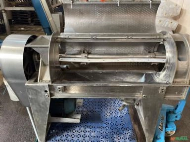 Finisher Brown e bomba centrífugas Imagem Finisher Brown e bomba centrífugas