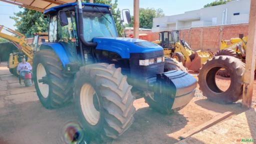 Imagem Trator New Holland TM 165 4x4 Potência e Confiabilidade Imagem Trator New Holland TM 165 4x4 Potência e Confiabilidade