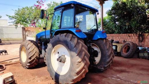 Imagem Trator New Holland TM 165 4x4 Potência e Confiabilidade Imagem Trator New Holland TM 165 4x4 Potência e Confiabilidade