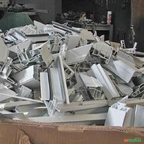 Imagem Sucata de PVC rígido (tubo, forros, etc.) Imagem Sucata de PVC rígido (tubo, forros, etc.)