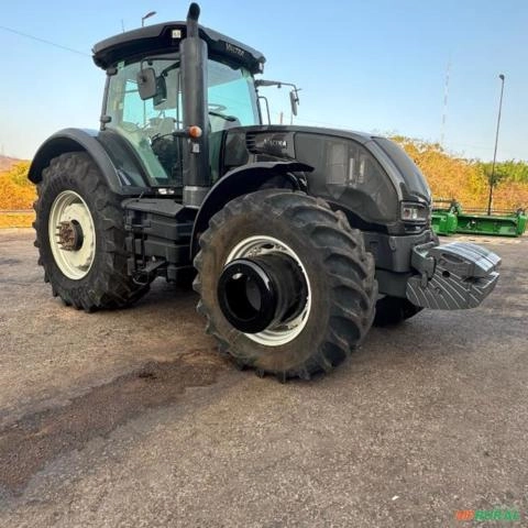 Trator Valtra S353 4x4 - Ano 2014 - Câmbio CVT Imagem Trator Valtra S353 4x4 - Ano 2014 - Câmbio CVT
