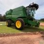 JOHN DEERE S670 + DRAPER 35 PÉS – ANO 2015 – APENAS 2.149H TRILHA Imagem JOHN DEERE S670 + DRAPER 35 PÉS – ANO 2015 – APENAS 2.149H TRILHA