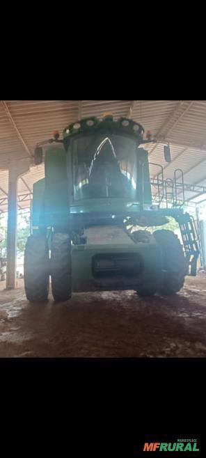 Colheitadeira John Deere S440 com Plataforma Caracol 25 Pé Imagem Colheitadeira John Deere S440 com Plataforma Caracol 25 Pé