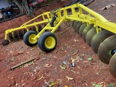 Terraceador Agrícola Usado em excelente estado Imagem Terraceador Agrícola Usado em excelente estado