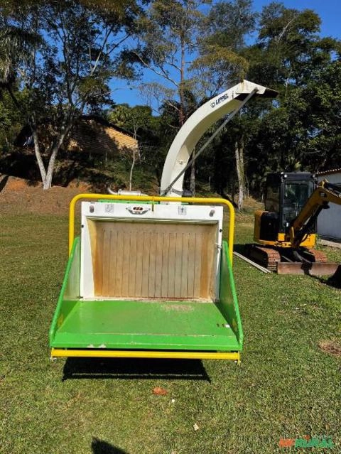 Triturador de Galhos e Resíduos Verdes - Scorpion - PTU300 - LIPPEL Imagem Triturador de Galhos e Resíduos Verdes - Scorpion - PTU300 - LIPPEL