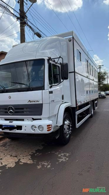 Caminhão Motor Home Mercedes-Benz Atron 1719 (2013) Imagem Caminhão Motor Home Mercedes-Benz Atron 1719 (2013)