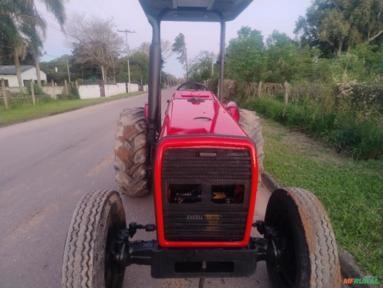 Trator Massey Ferguson 250 advanced ano 2004 4x4 Imagem Trator Massey Ferguson 250 advanced ano 2004 4x4