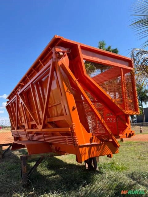 Transbordo Sobre Chassi Santal 12ton Imagem Transbordo Sobre Chassi Santal 12ton