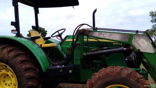 Imagem Trator John Deere 5090E Ano 2017 Imagem Trator John Deere 5090E Ano 2017